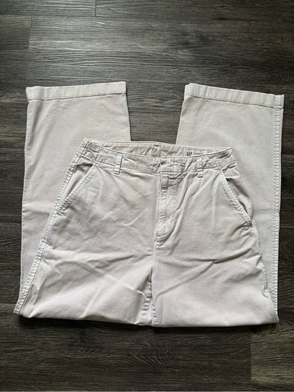 GAP Women’s beige loose khaki